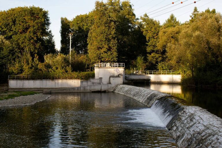 Poradnik: wybór i montaż modułowych zapór przeciwpowodziowych